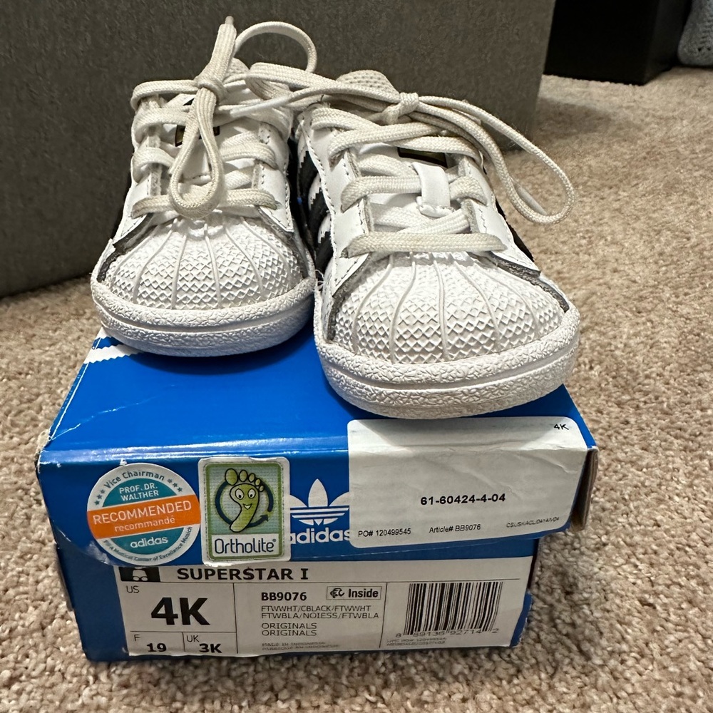 Adidas toddler superstar